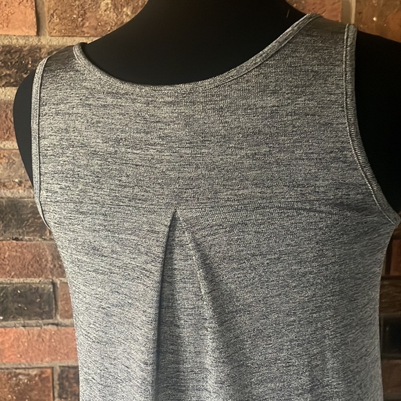 Witchery Silver Top‎ - Picture 4 of 6